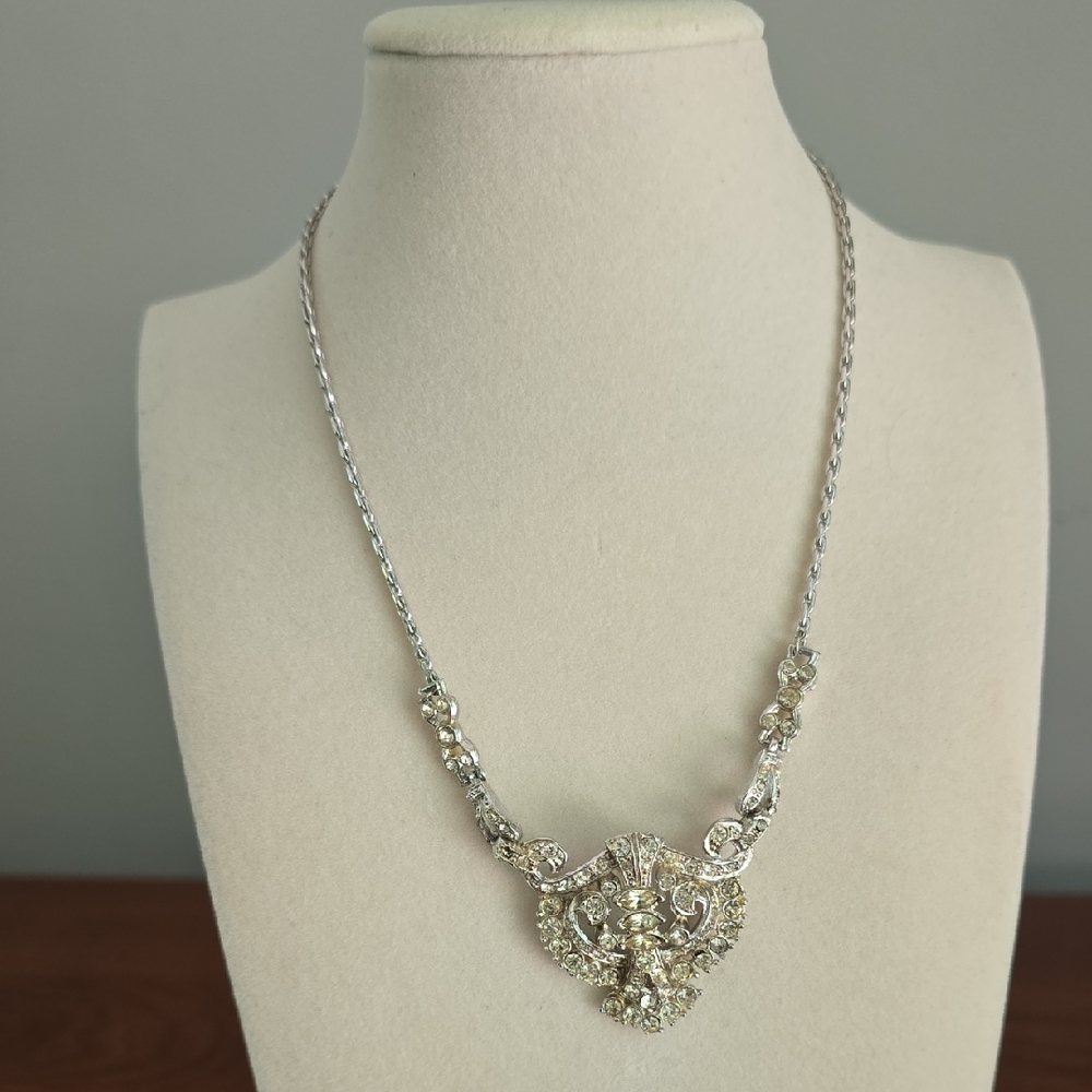 Vintage CORO SilverTone Rhinestone Necklace with Intricate Detailing